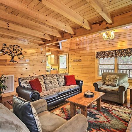 Cabin With Hot Tub About 2 Mi To Island In Pigeon Forge! Eksteriør bilde