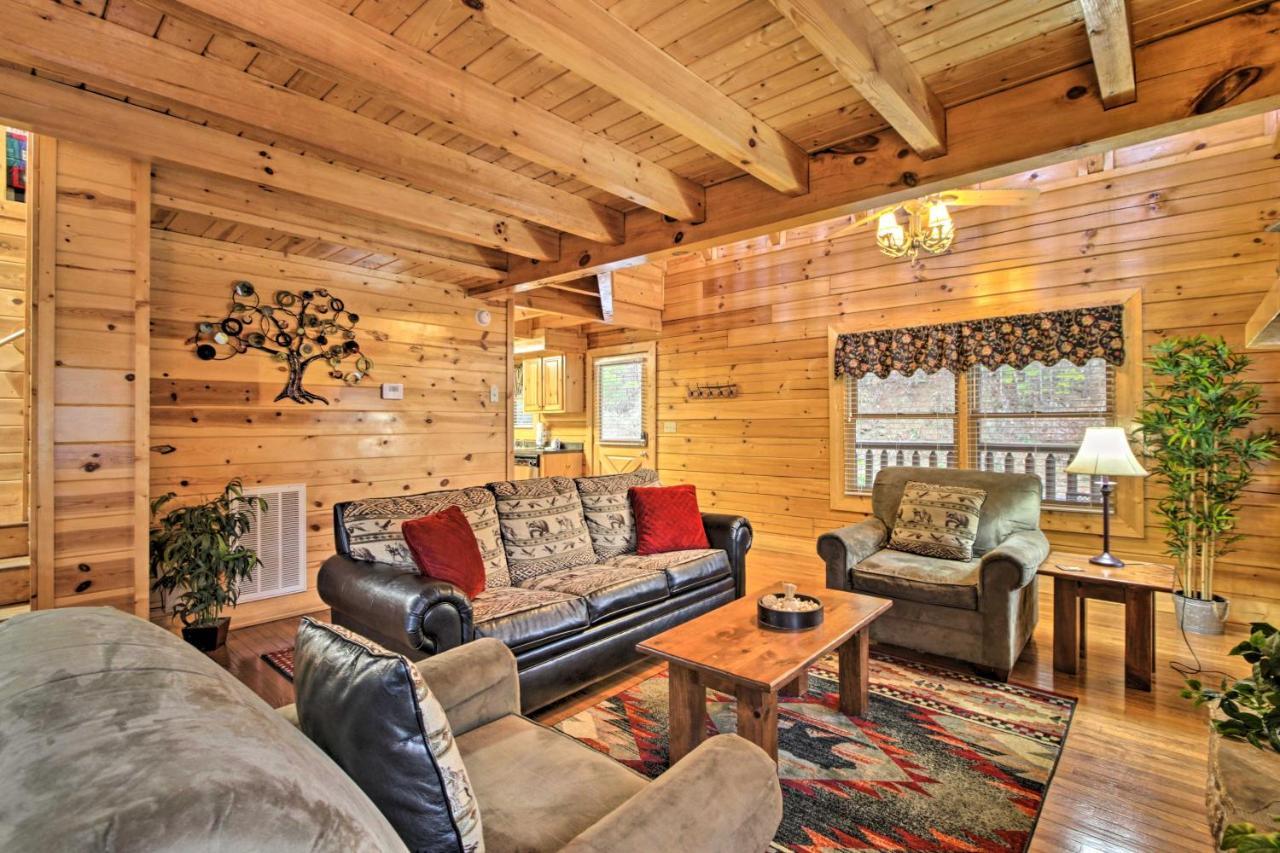 Cabin With Hot Tub About 2 Mi To Island In Pigeon Forge! Eksteriør bilde