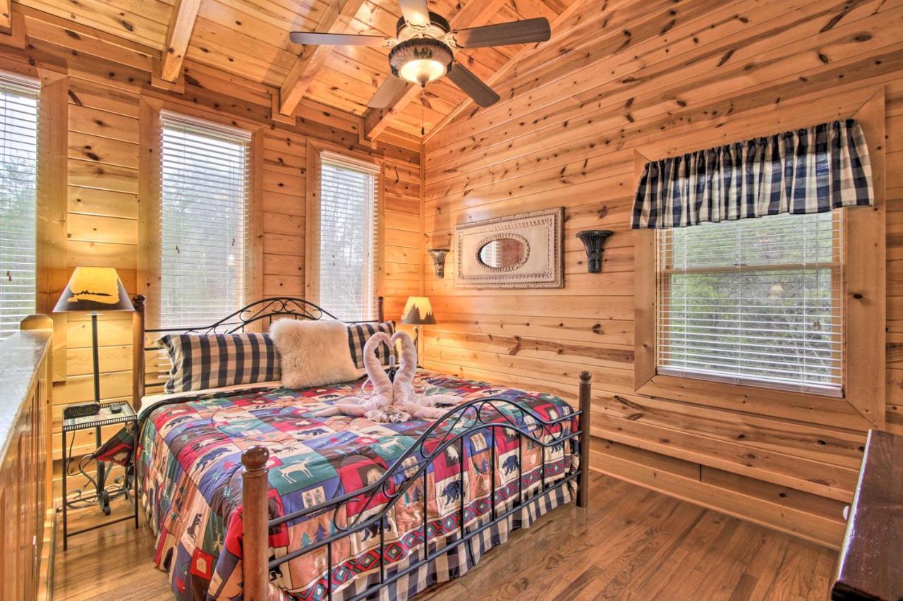 Cabin With Hot Tub About 2 Mi To Island In Pigeon Forge! Eksteriør bilde