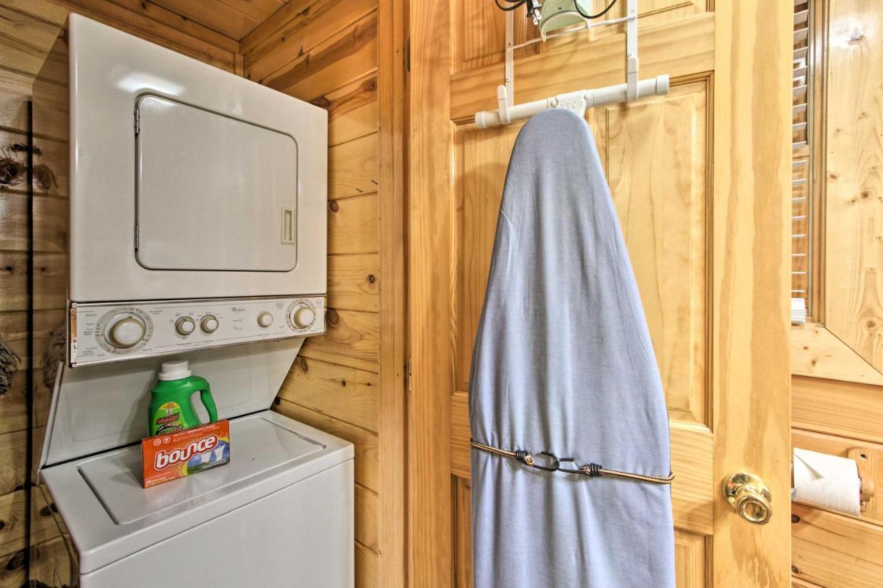 Cabin With Hot Tub About 2 Mi To Island In Pigeon Forge! Eksteriør bilde