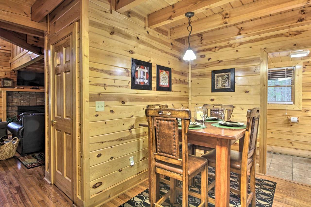 Cabin With Hot Tub About 2 Mi To Island In Pigeon Forge! Eksteriør bilde