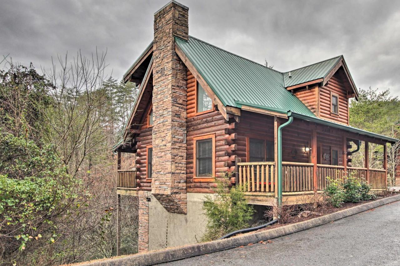 Cabin With Hot Tub About 2 Mi To Island In Pigeon Forge! Eksteriør bilde