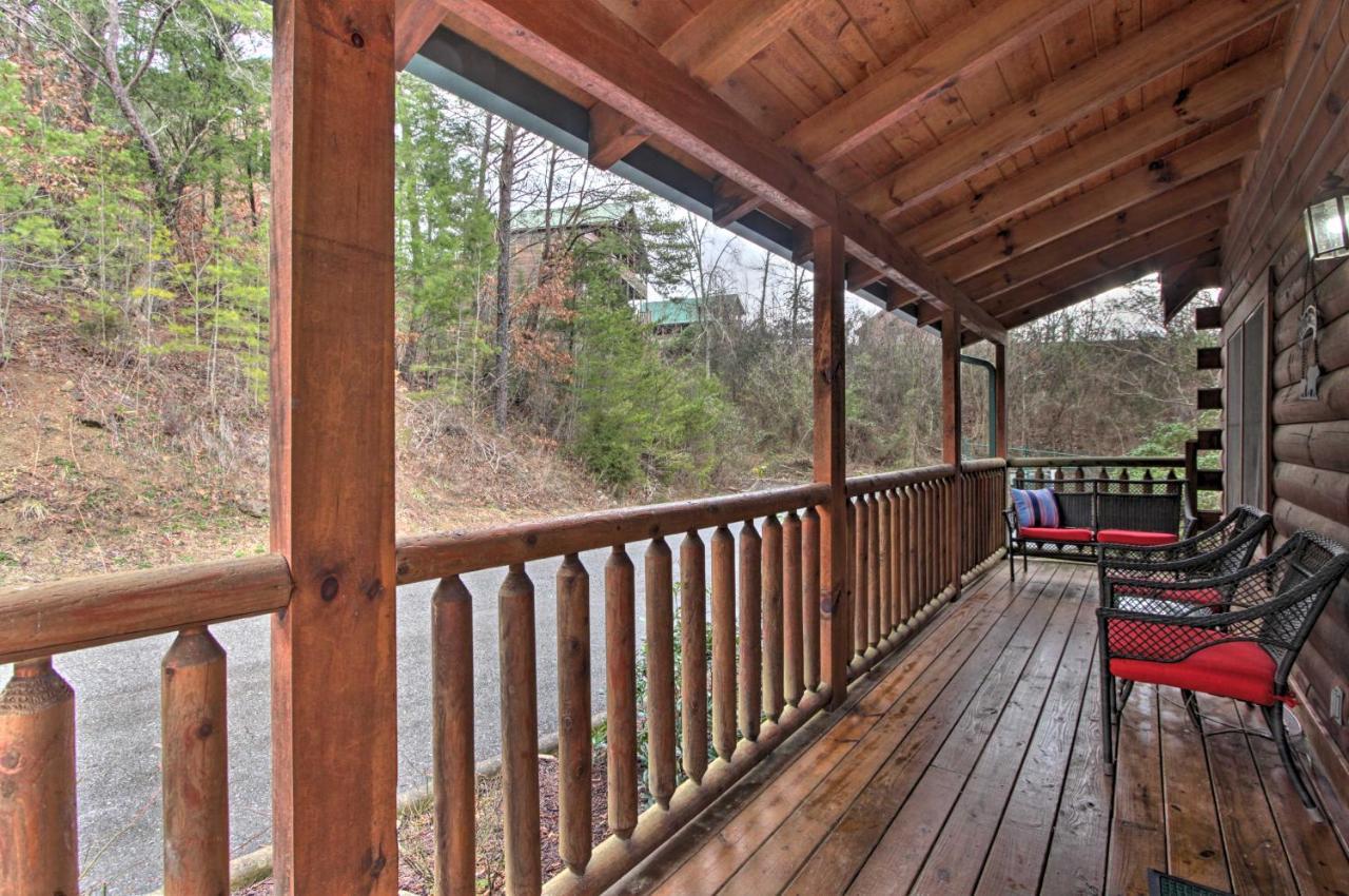 Cabin With Hot Tub About 2 Mi To Island In Pigeon Forge! Eksteriør bilde