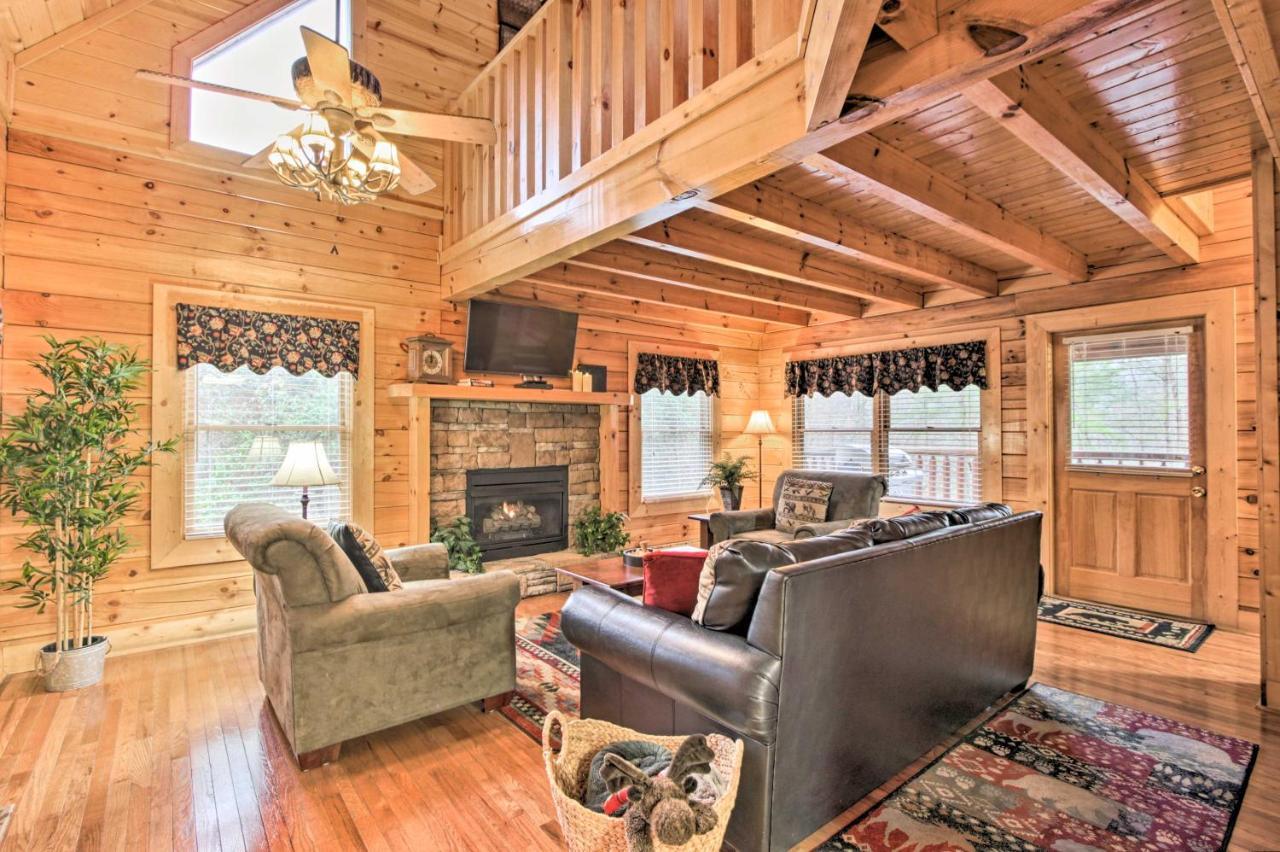 Cabin With Hot Tub About 2 Mi To Island In Pigeon Forge! Eksteriør bilde